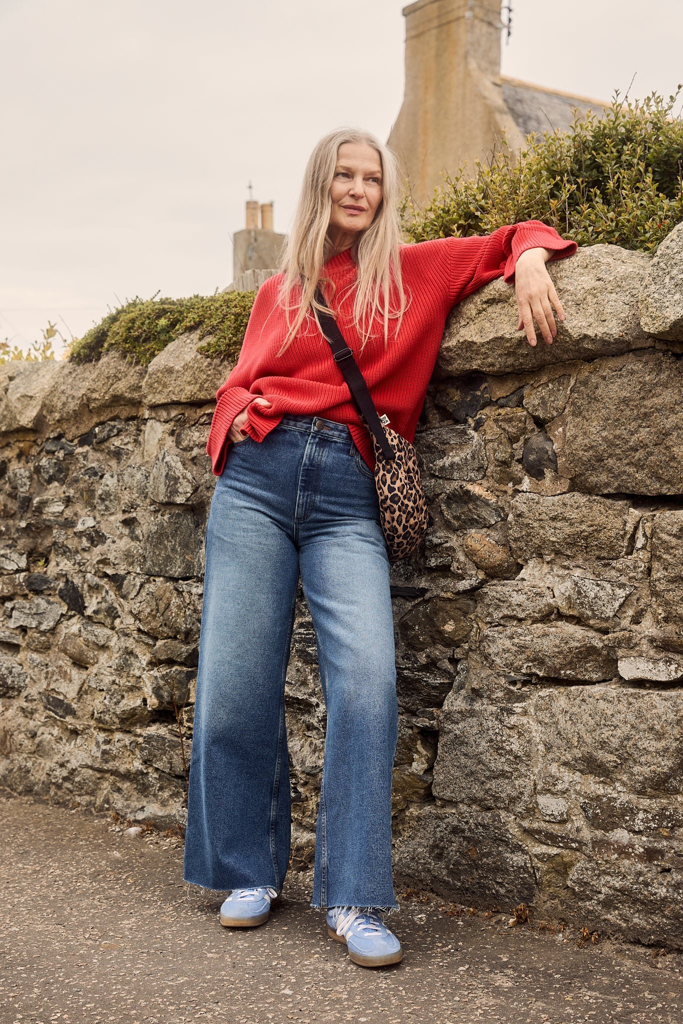 Carter - High Waisted Denim Jeans in Vintage Wash Blue - Image 12