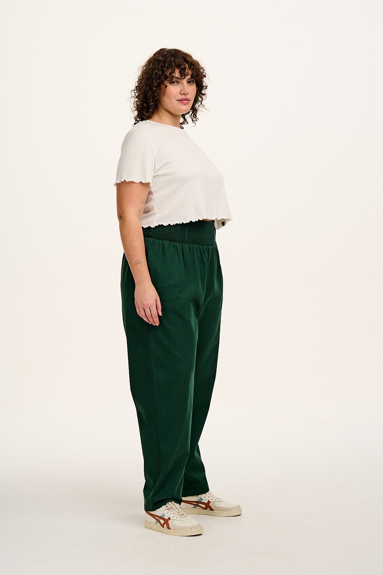 Alexa - Cotton Trousers in Posy Green - Image 11