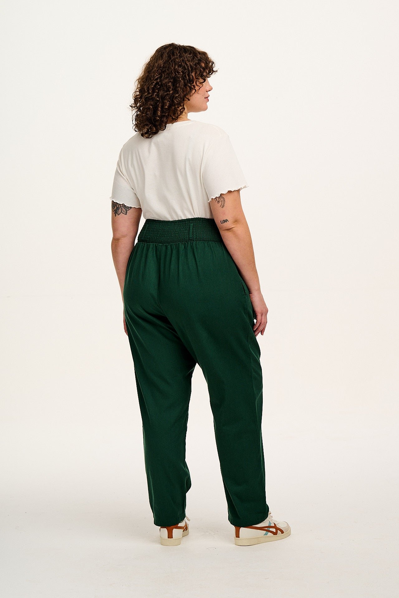 Alexa - Cotton Trousers in Posy Green - Image 13