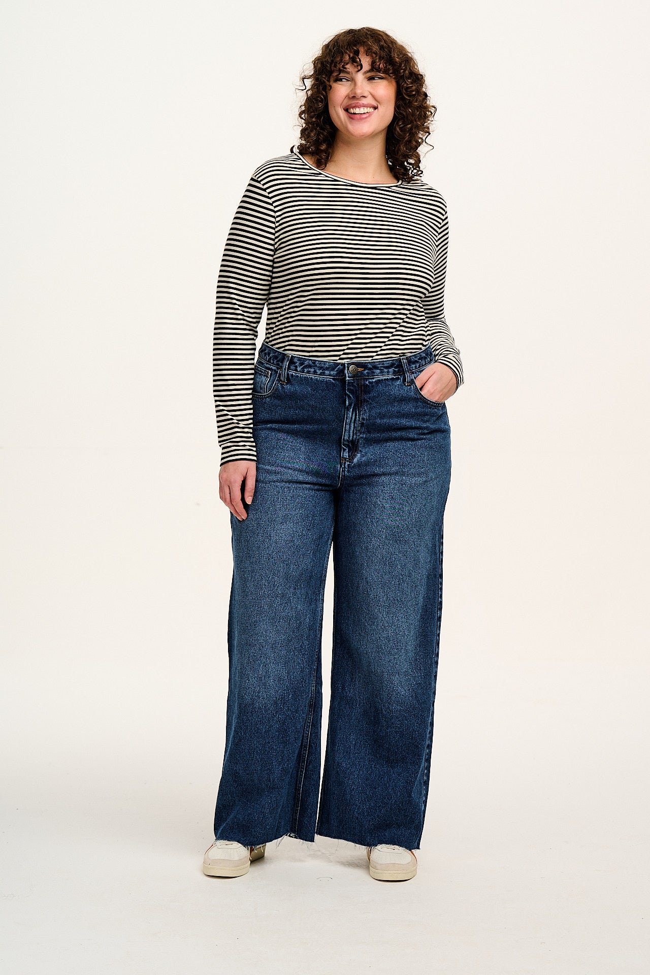 Carter - High Waisted Denim Jeans in Vintage Wash Blue - Image 9