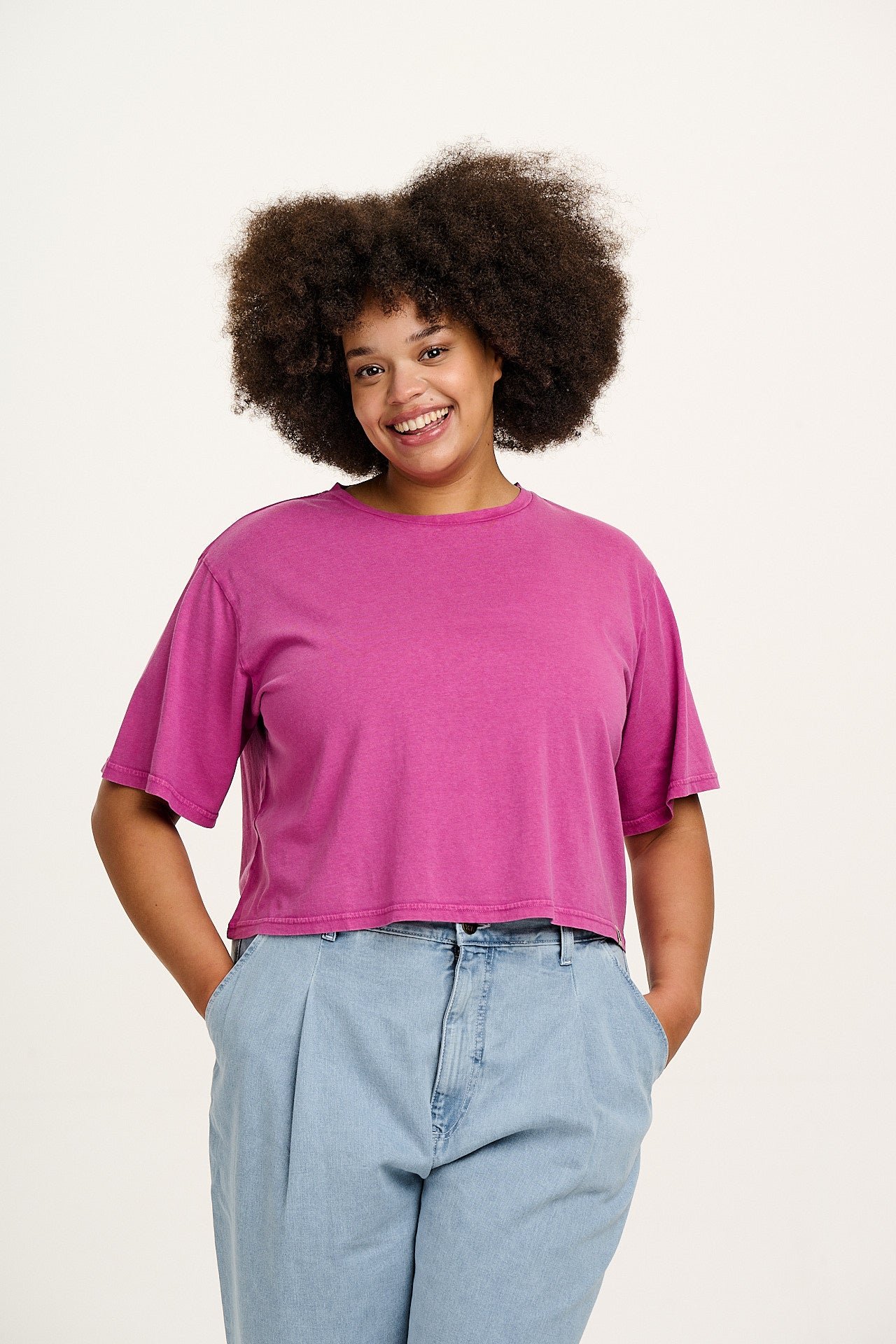 Zayla - Cropped Boxy Tee in Dahlia Pink