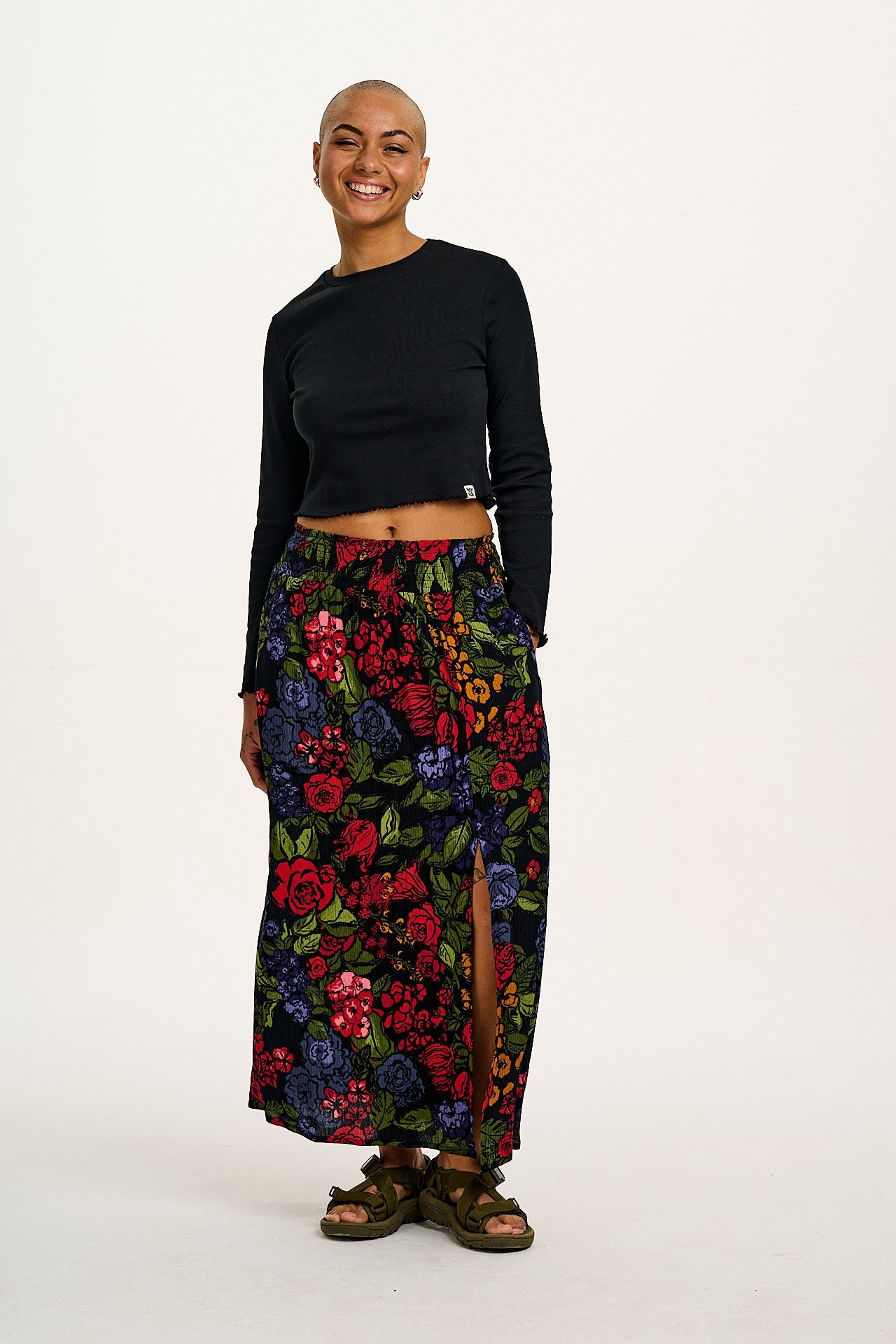 Hansel - Long Sleeve Cotton Crop Top in Top in Black - Image 6