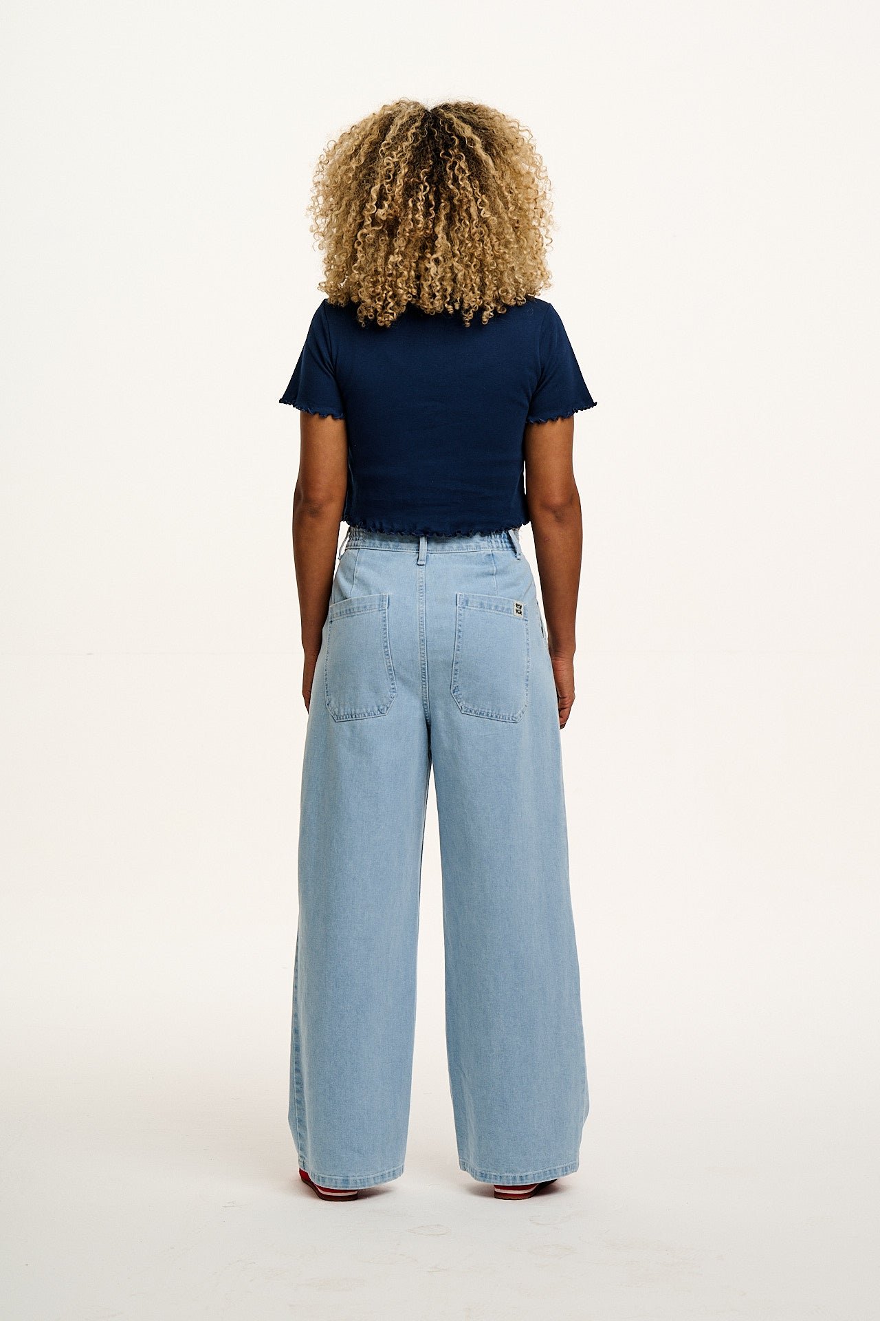 Greta - Cropped Cotton Top in Navy Caliente! Print - Image 5