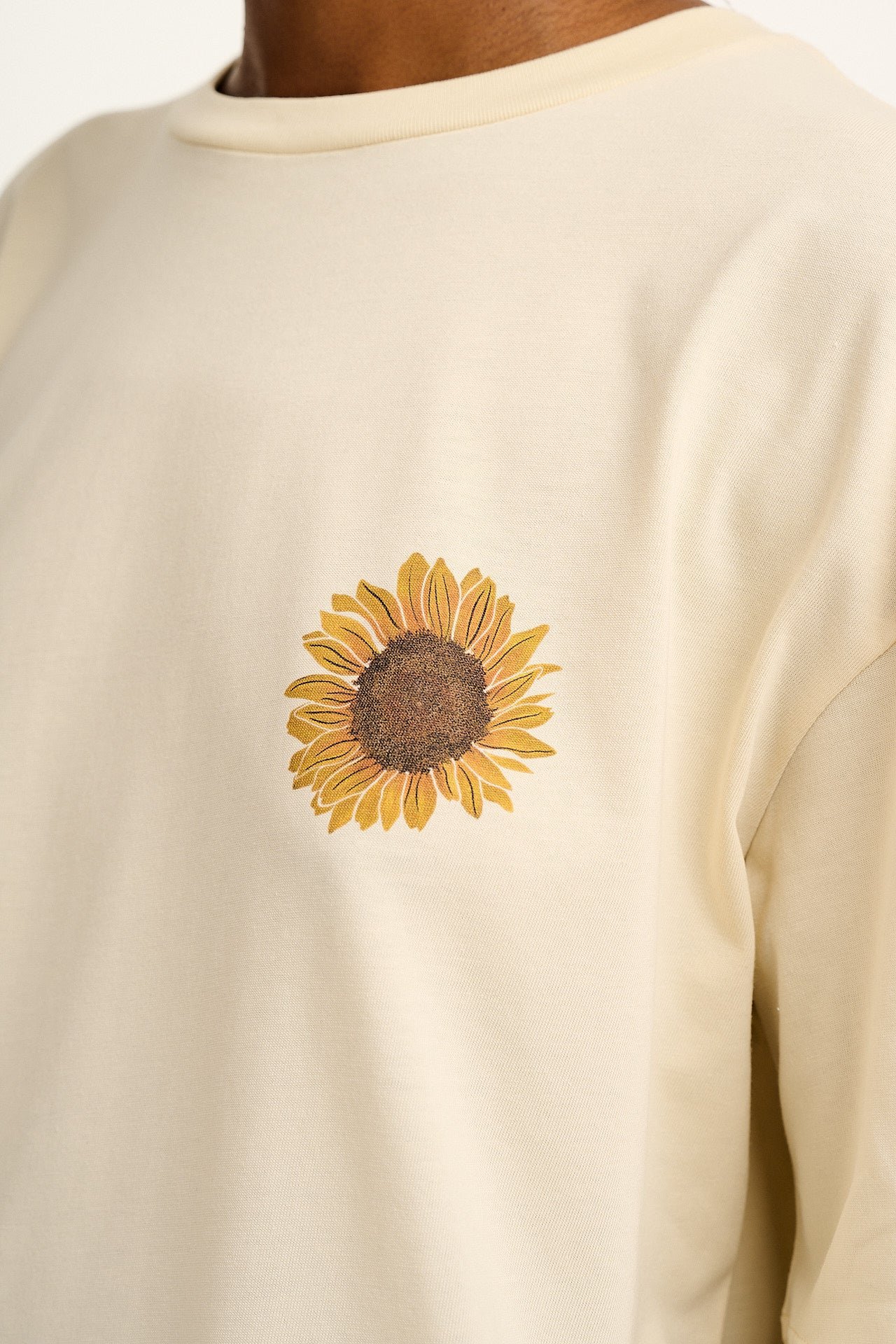 Benny - Organic Cotton Tee in Ecru with Logo Sunflower Print - Image 3